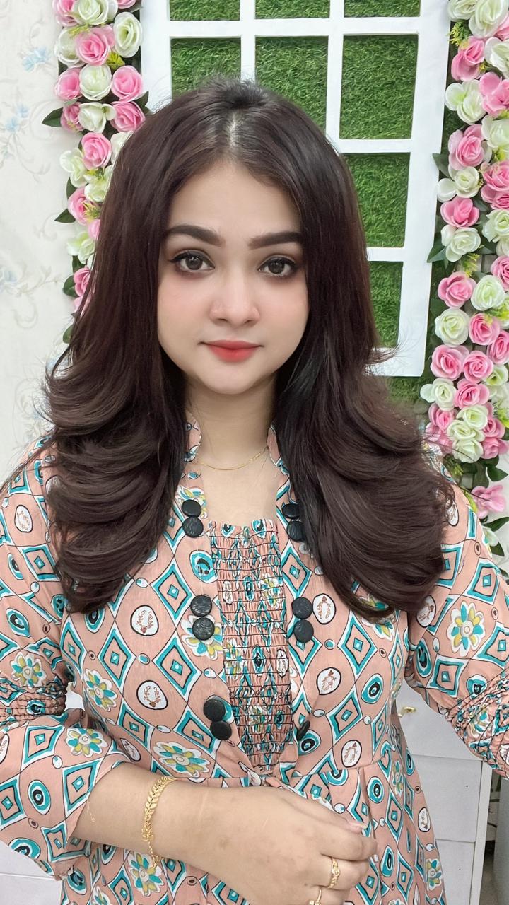 Step Cut Half Wig – Natural Look with Stylish Layers